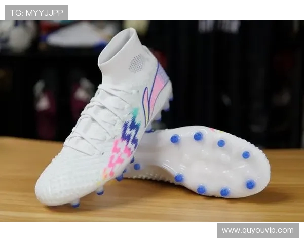 穿高帮足球鞋最舒服的人群和使用技巧分析